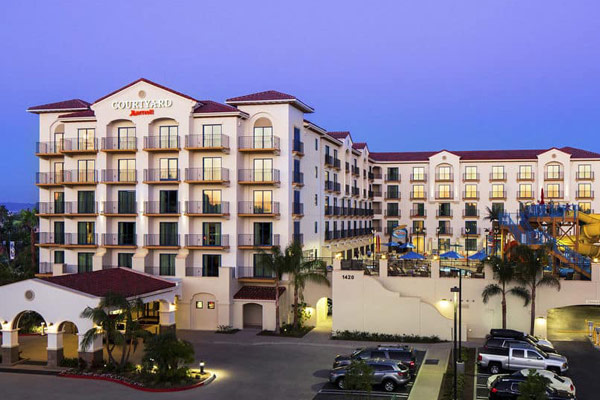 View of the Courtyard by Marriott in Anaheim CA near the Disneyland Theme Park Entrance 600