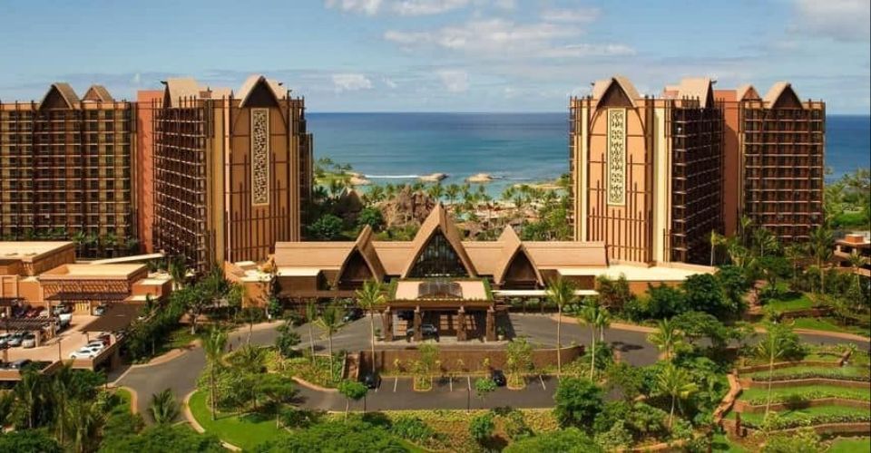 Front view of the Disney Aulani Resort overlooking the ocean in Honolulu Hawaii 960