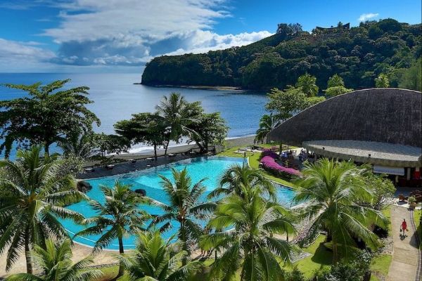 Overlooking the pool to the Ocean at the Pearl Beach Resort in Tahiti 600