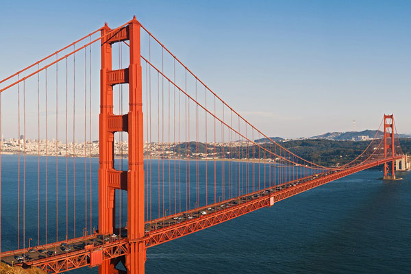 View of the Golden Gate Bridge overlooking San Francisco in California 600