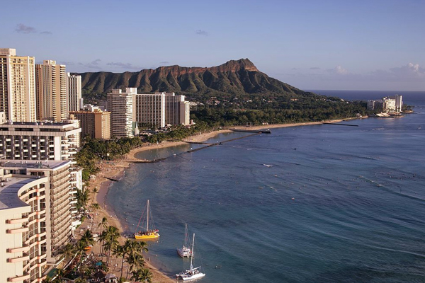 View of the Coast of Honolulu to the City with the Leahi Mountain in the background 600