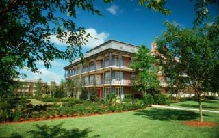 View of one of the accommodations building from the outside at Disney Port Orleans French Quarter 600
