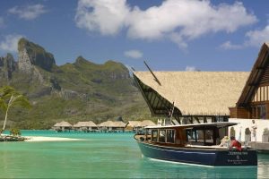 Boat shuttle to the Four Seasons Bora Bora Resort 600