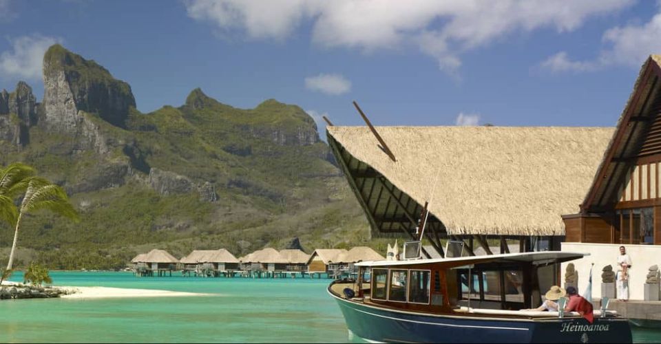 Boat shuttle to the Four Seasons Bora Bora Resort 960